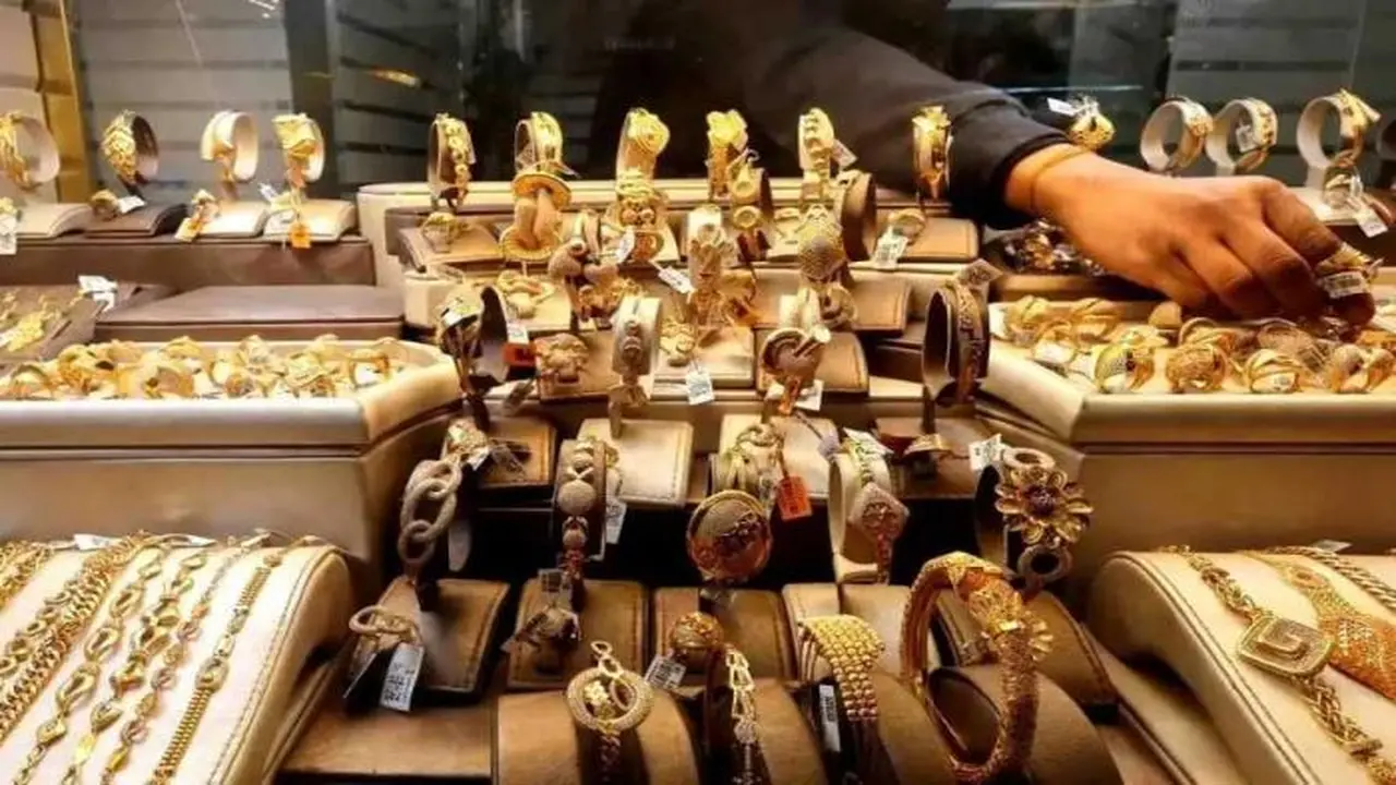 800 جنيه تراجع.. تحولات مفاجئة في أسعار الذهب داخل محلات الصاغة بالأسواق